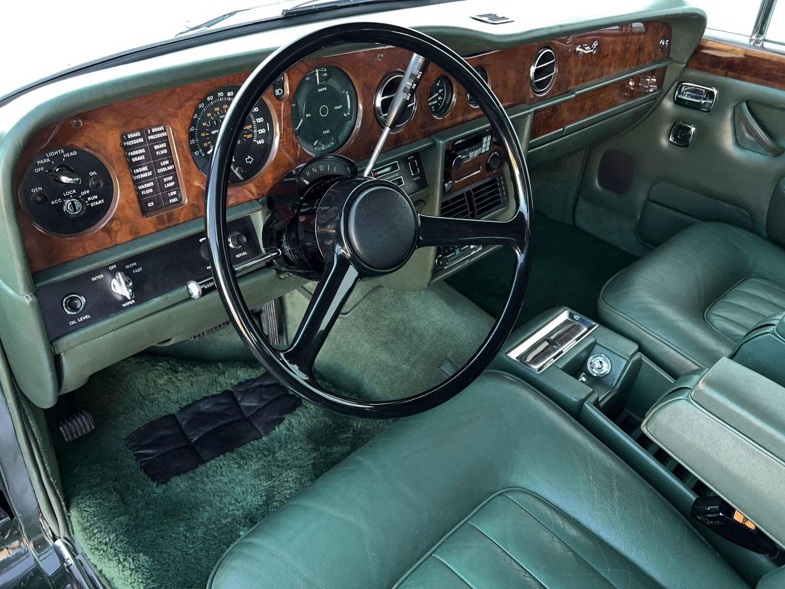 Rolls-Royce-Silver-Shadow-II-1979-12