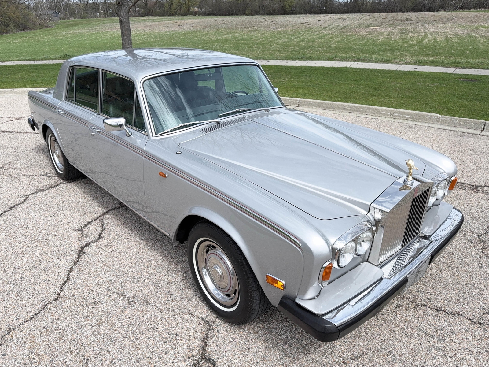 Rolls-Royce-Silver-Shadow-II-1979-Sedan-1