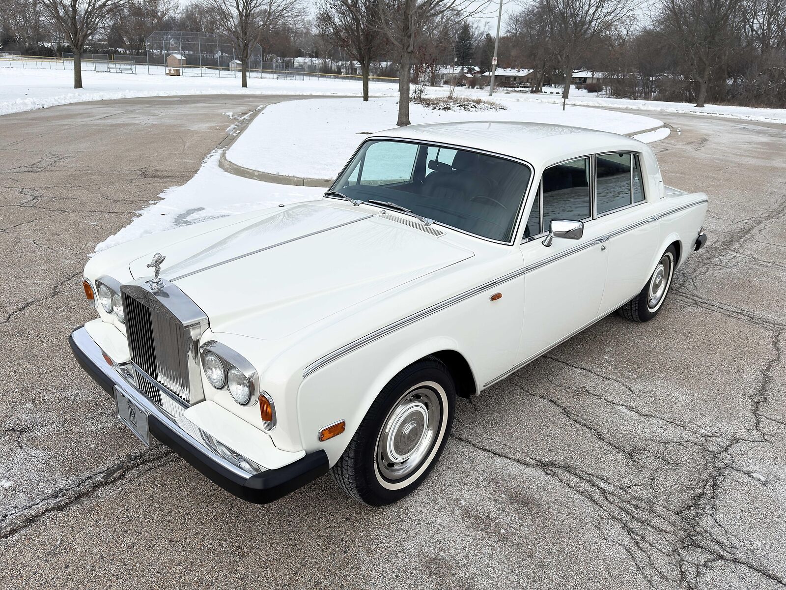 Rolls-Royce-Silver-Shadow-II-1979-Sedan-1