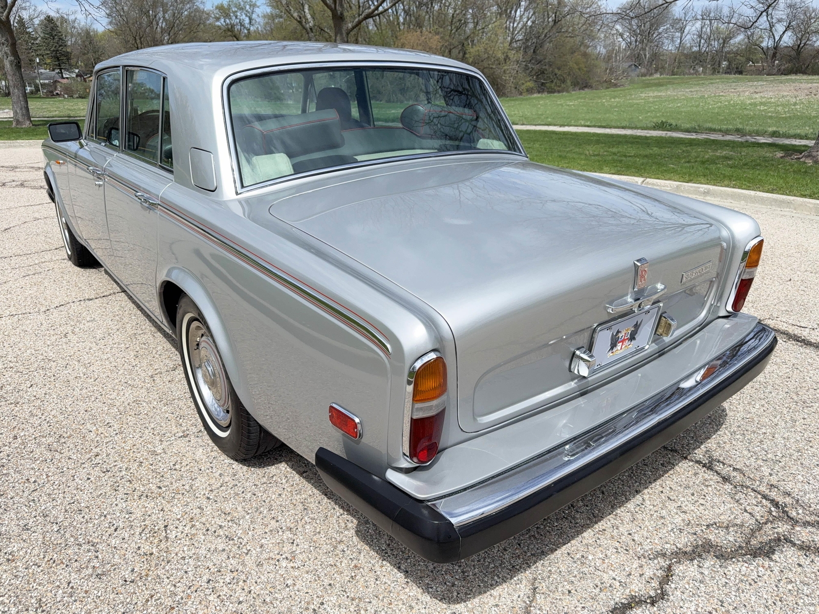 Rolls-Royce-Silver-Shadow-II-1979-Sedan-10