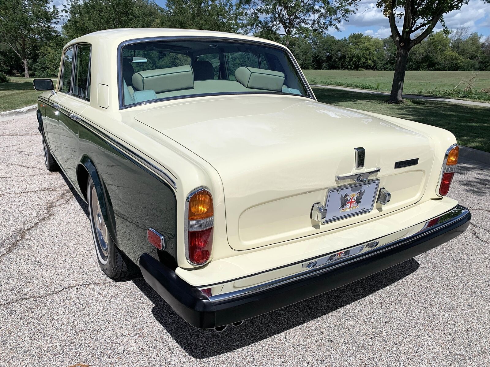 Rolls-Royce-Silver-Shadow-II-1979-Sedan-11
