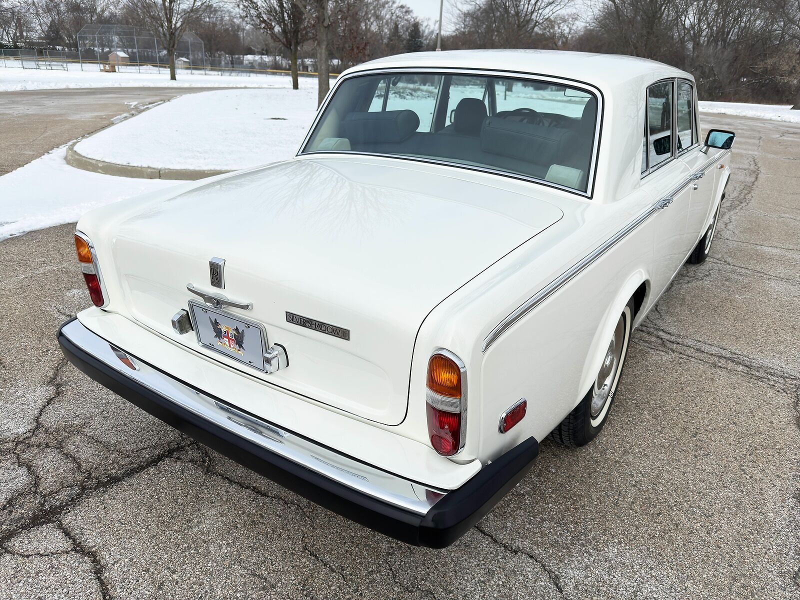 Rolls-Royce-Silver-Shadow-II-1979-Sedan-14