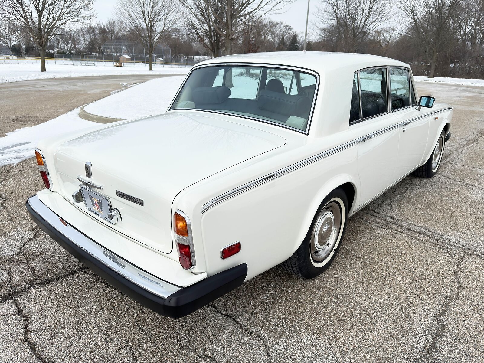 Rolls-Royce-Silver-Shadow-II-1979-Sedan-15