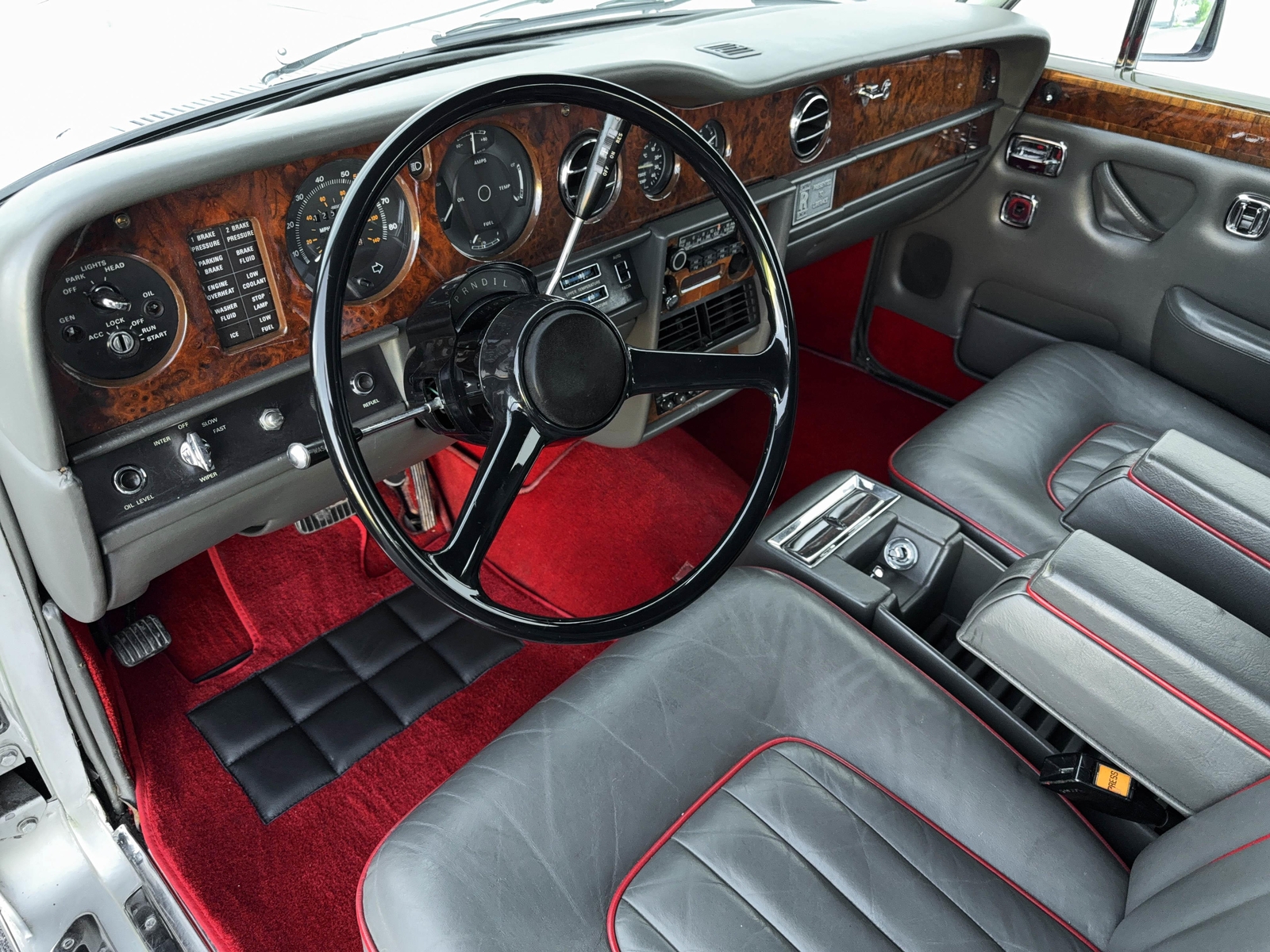 Rolls-Royce-Silver-Shadow-II-1979-Sedan-18