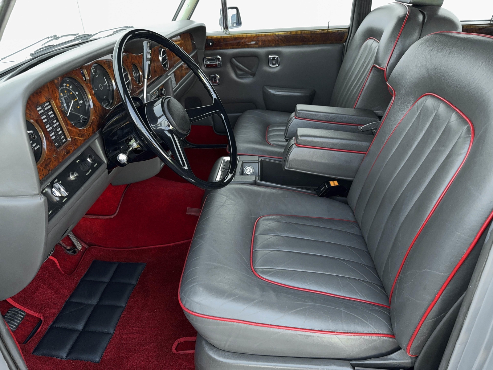Rolls-Royce-Silver-Shadow-II-1979-Sedan-19