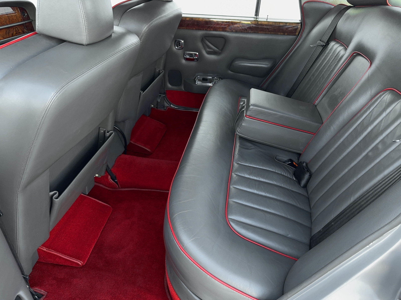 Rolls-Royce-Silver-Shadow-II-1979-Sedan-21