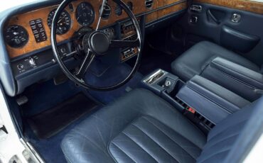 Rolls-Royce-Silver-Shadow-II-1979-Sedan-21