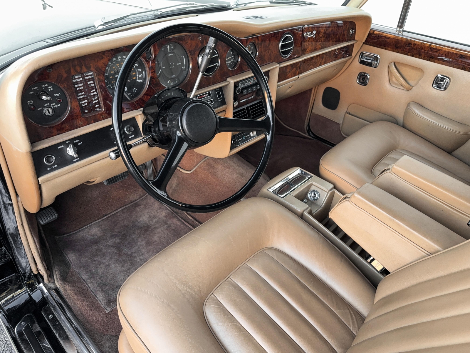 Rolls-Royce-Silver-Shadow-II-1979-Sedan-21