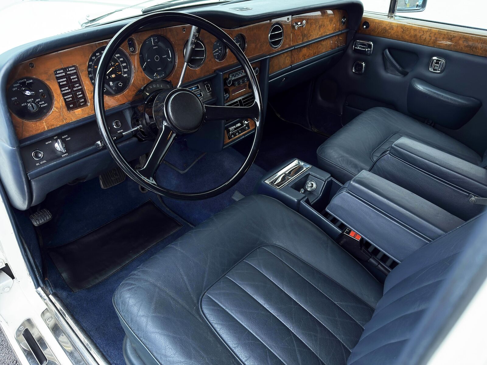 Rolls-Royce-Silver-Shadow-II-1979-Sedan-21