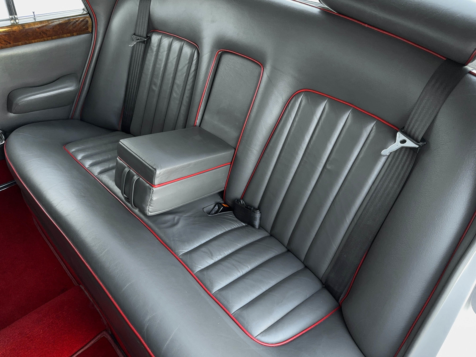 Rolls-Royce-Silver-Shadow-II-1979-Sedan-22