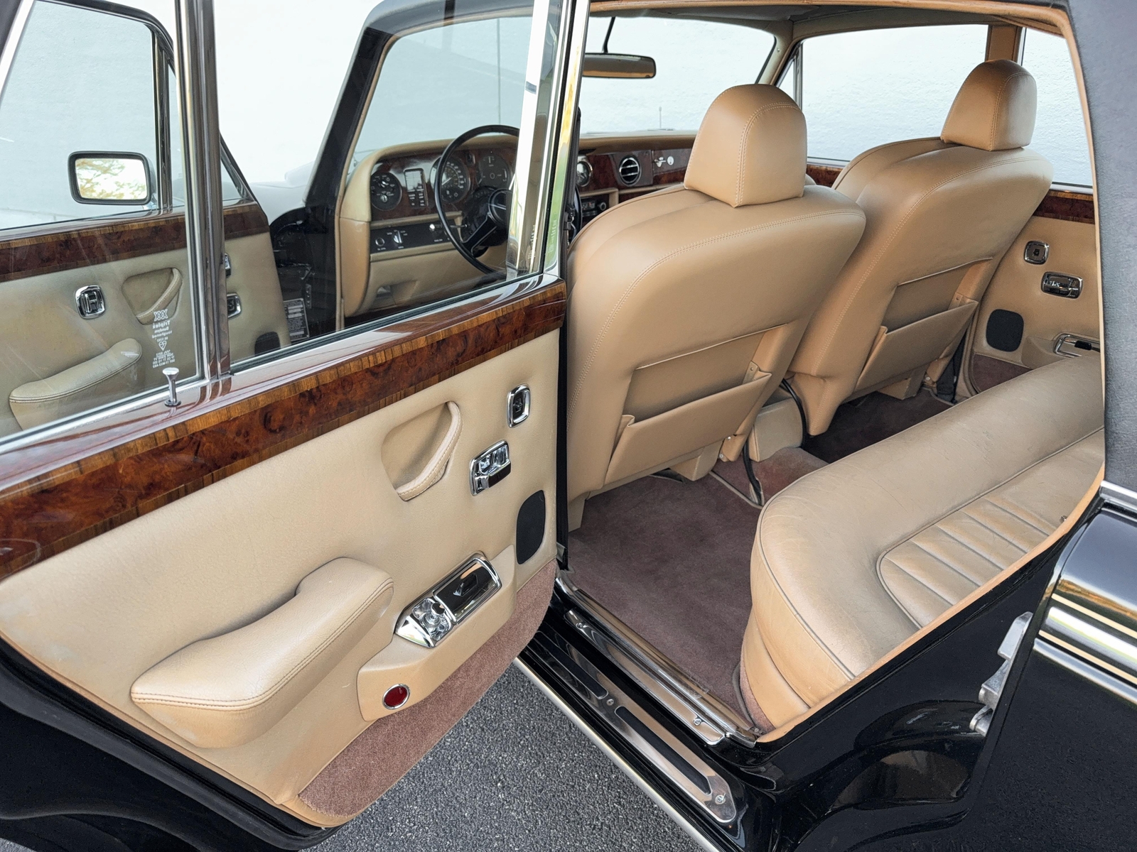 Rolls-Royce-Silver-Shadow-II-1979-Sedan-23