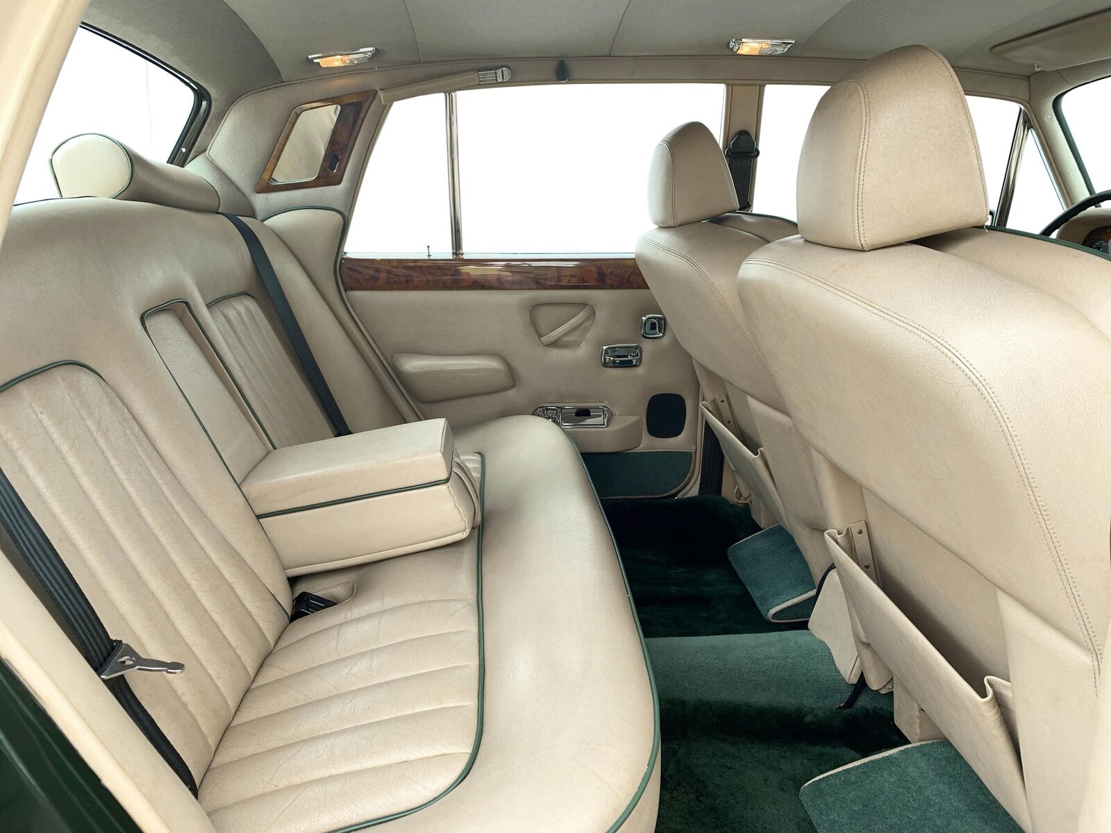 Rolls-Royce-Silver-Shadow-II-1979-Sedan-24