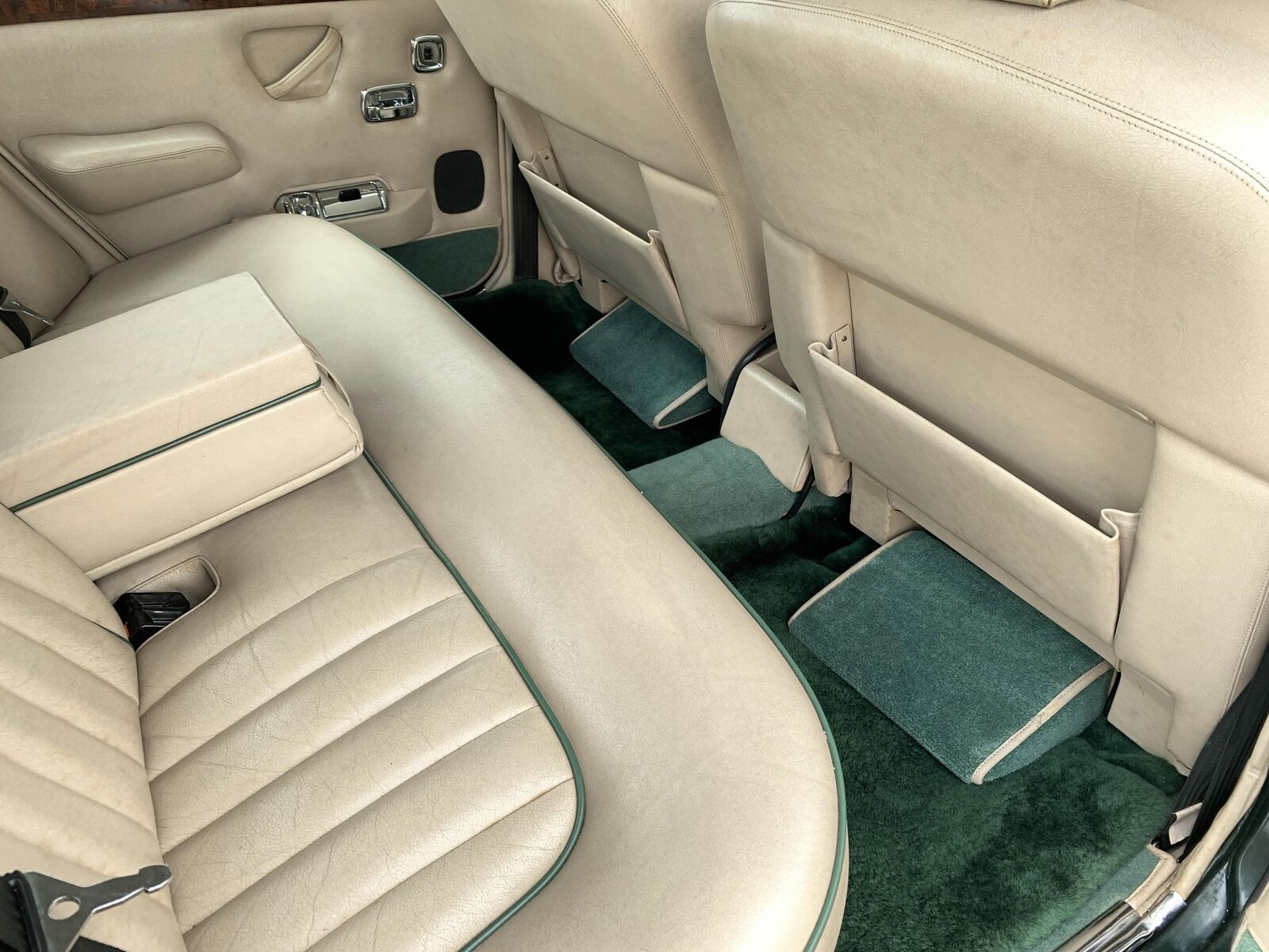 Rolls-Royce-Silver-Shadow-II-1979-Sedan-25