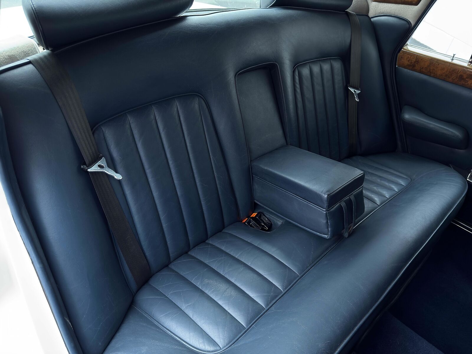 Rolls-Royce-Silver-Shadow-II-1979-Sedan-27