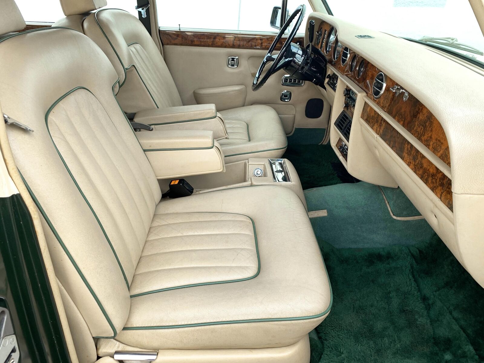 Rolls-Royce-Silver-Shadow-II-1979-Sedan-28