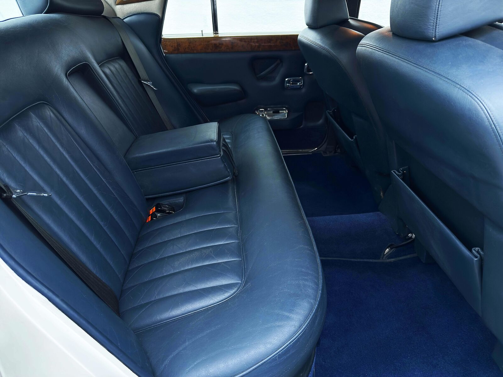 Rolls-Royce-Silver-Shadow-II-1979-Sedan-28