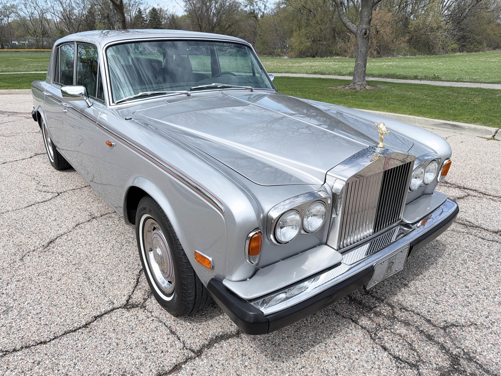 Rolls-Royce-Silver-Shadow-II-1979-Sedan-3