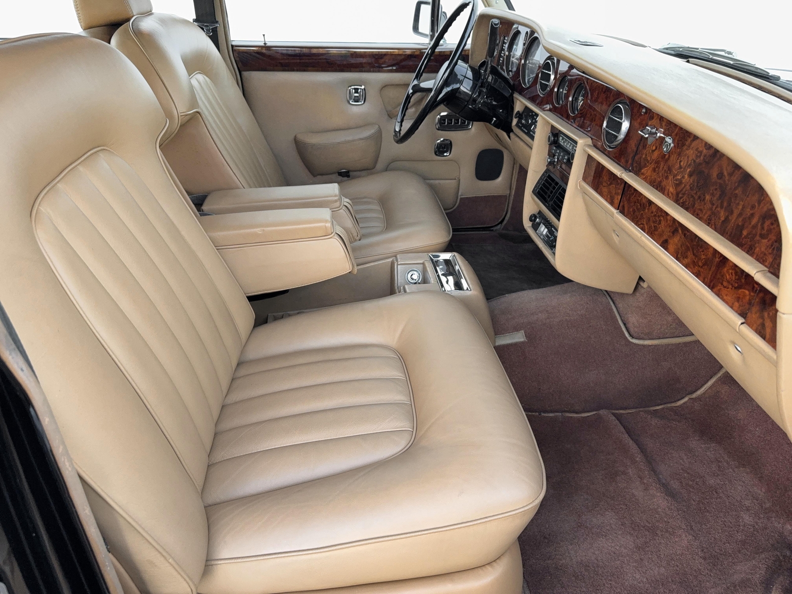 Rolls-Royce-Silver-Shadow-II-1979-Sedan-30