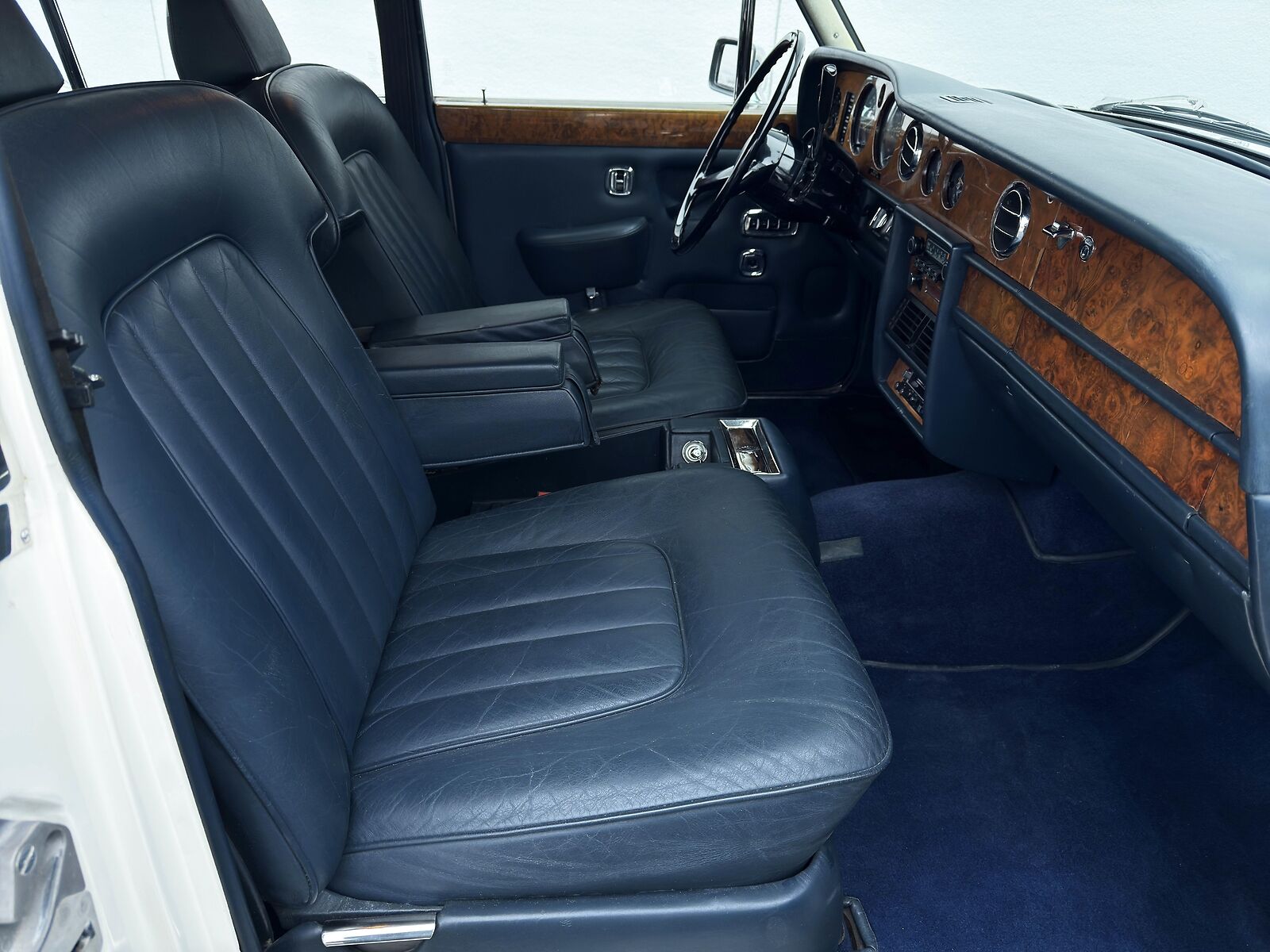 Rolls-Royce-Silver-Shadow-II-1979-Sedan-30