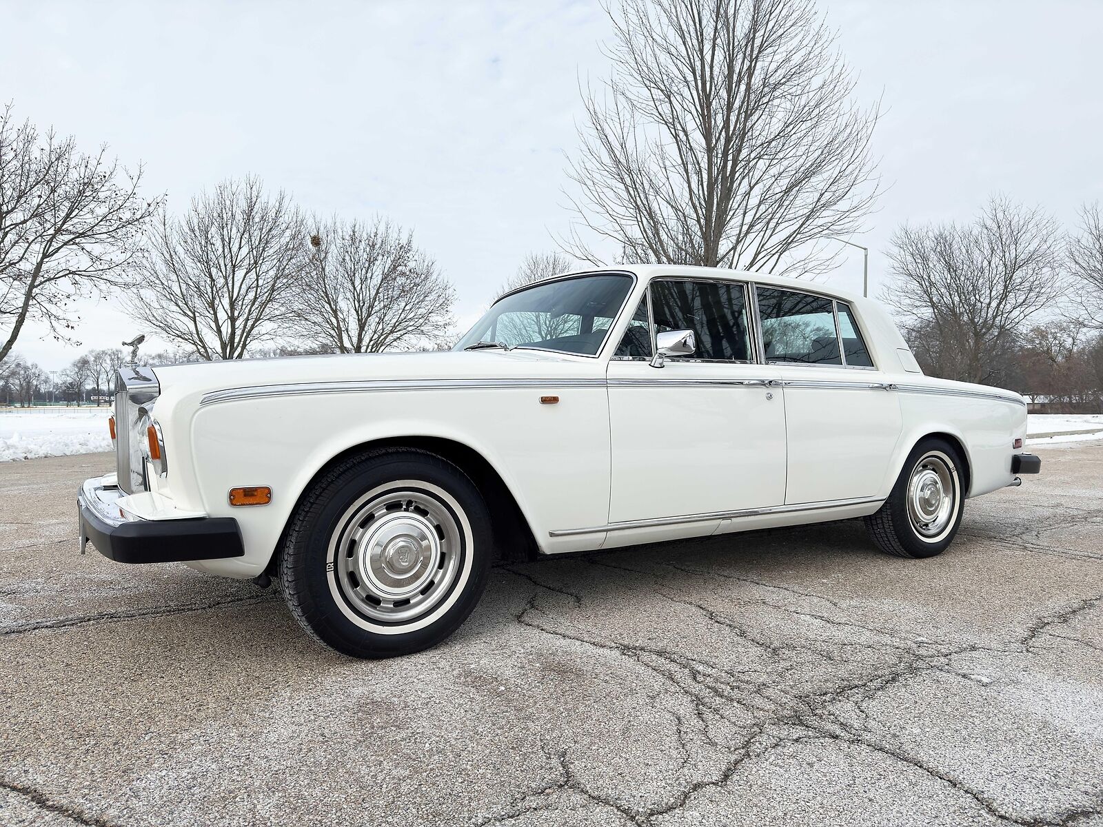 Rolls-Royce-Silver-Shadow-II-1979-Sedan-37