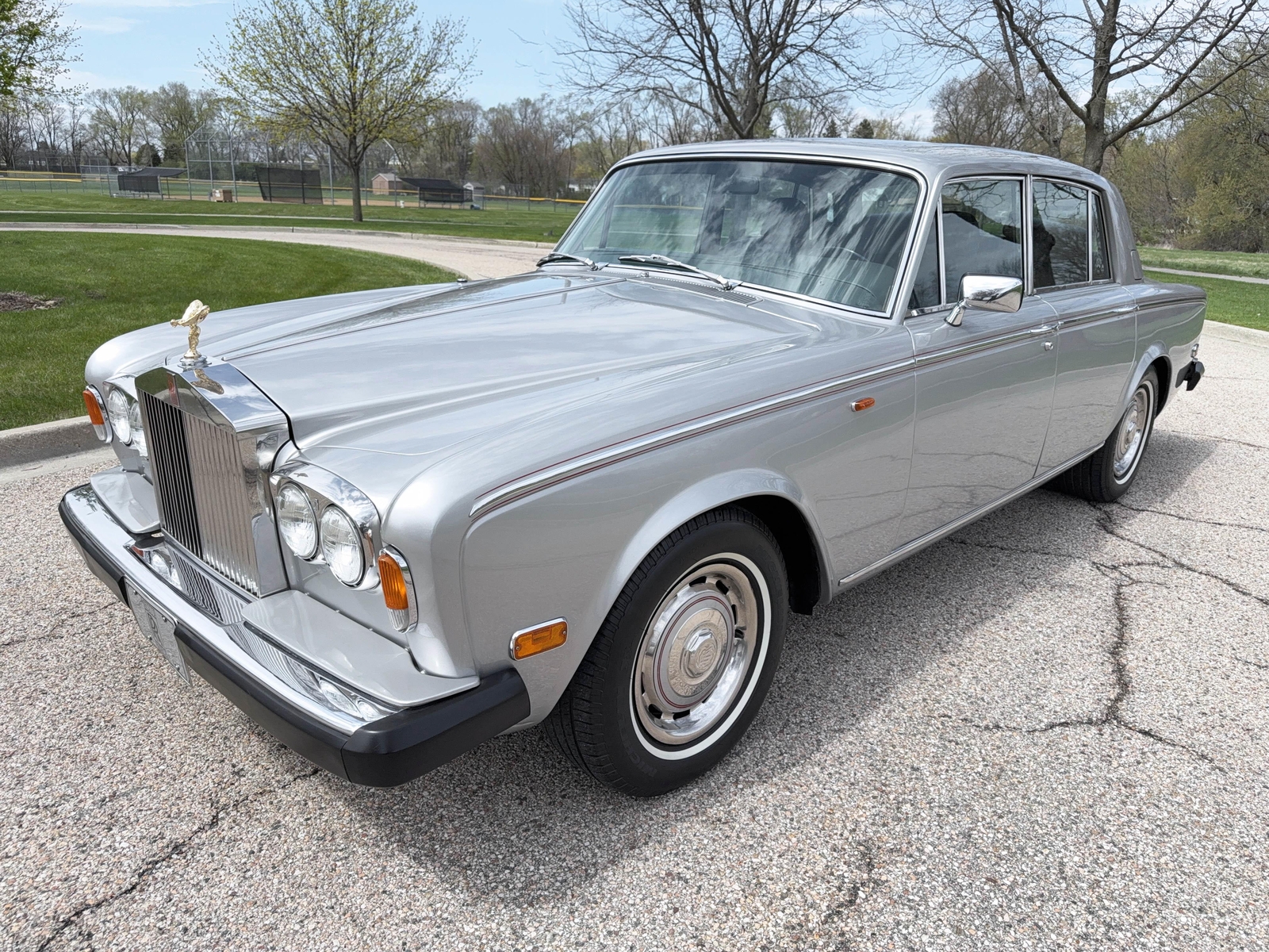 Rolls-Royce-Silver-Shadow-II-1979-Sedan-6