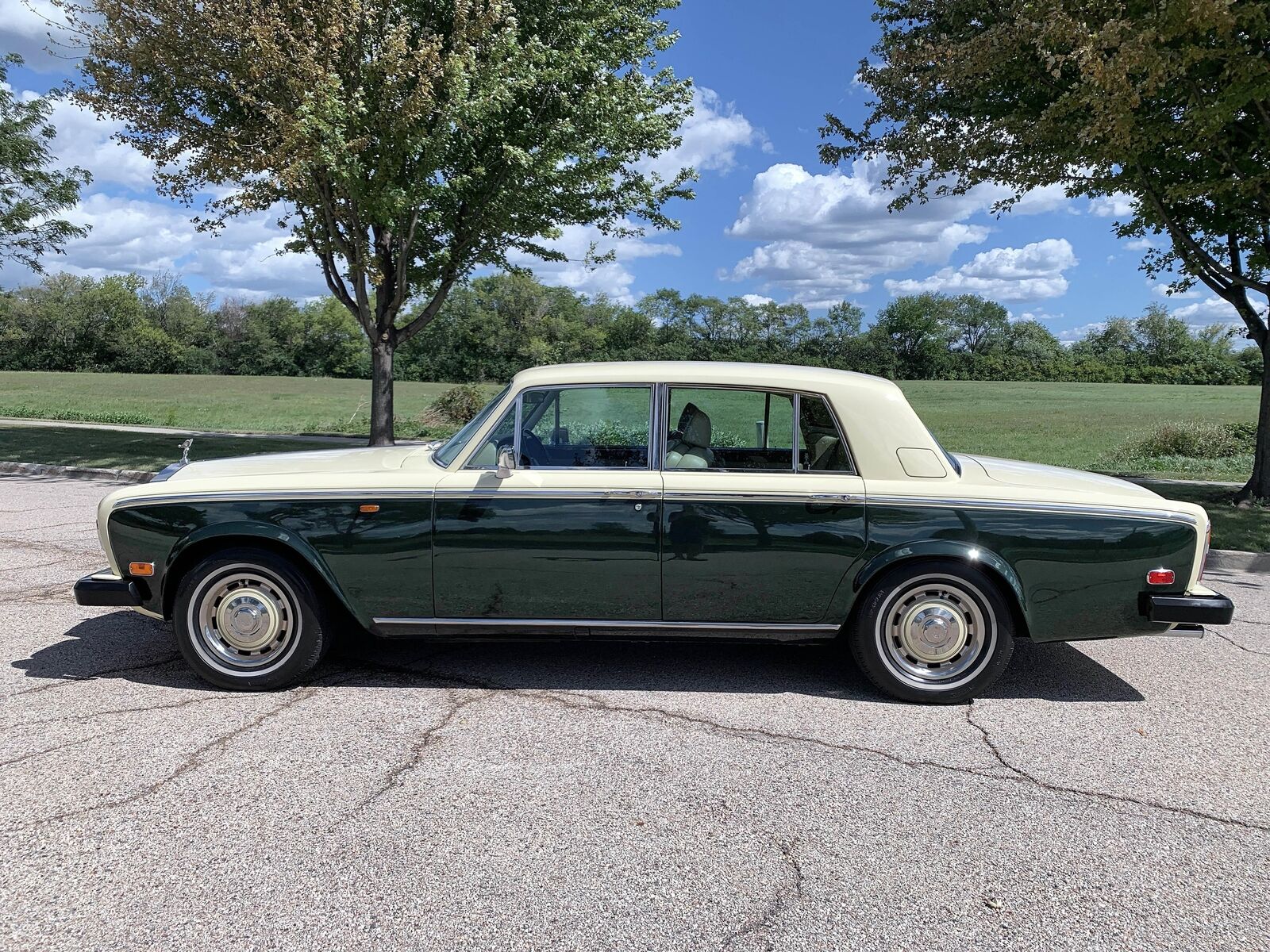 Rolls-Royce-Silver-Shadow-II-1979-Sedan-8