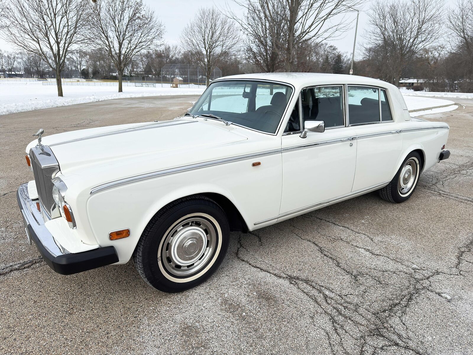 Rolls-Royce-Silver-Shadow-II-1979-Sedan-9