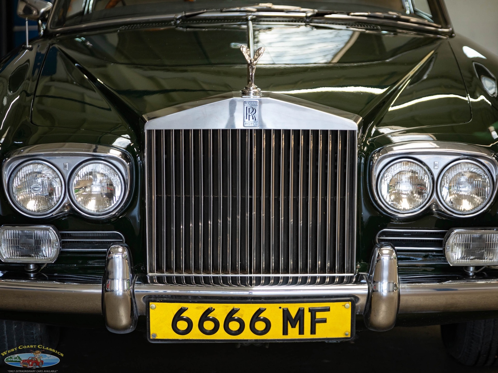 Rolls-Royce-Silver-Shadow-Mulliner-Park-Ward-1969-2-Door-Coupe-14