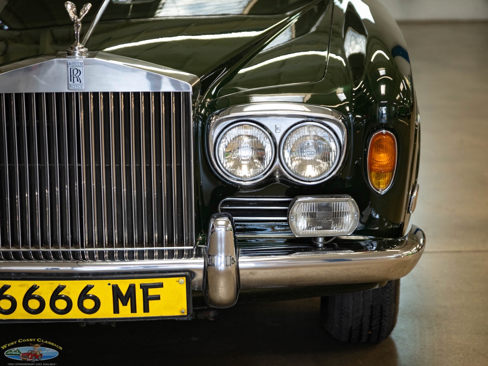 Rolls-Royce-Silver-Shadow-Mulliner-Park-Ward-1969-2-Door-Coupe-15