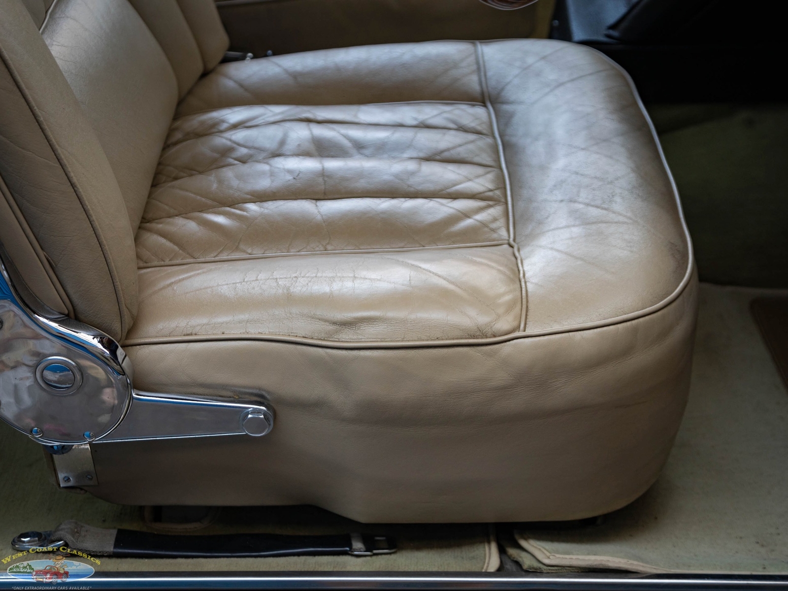 Rolls-Royce-Silver-Shadow-Mulliner-Park-Ward-1969-2-Door-Coupe-31