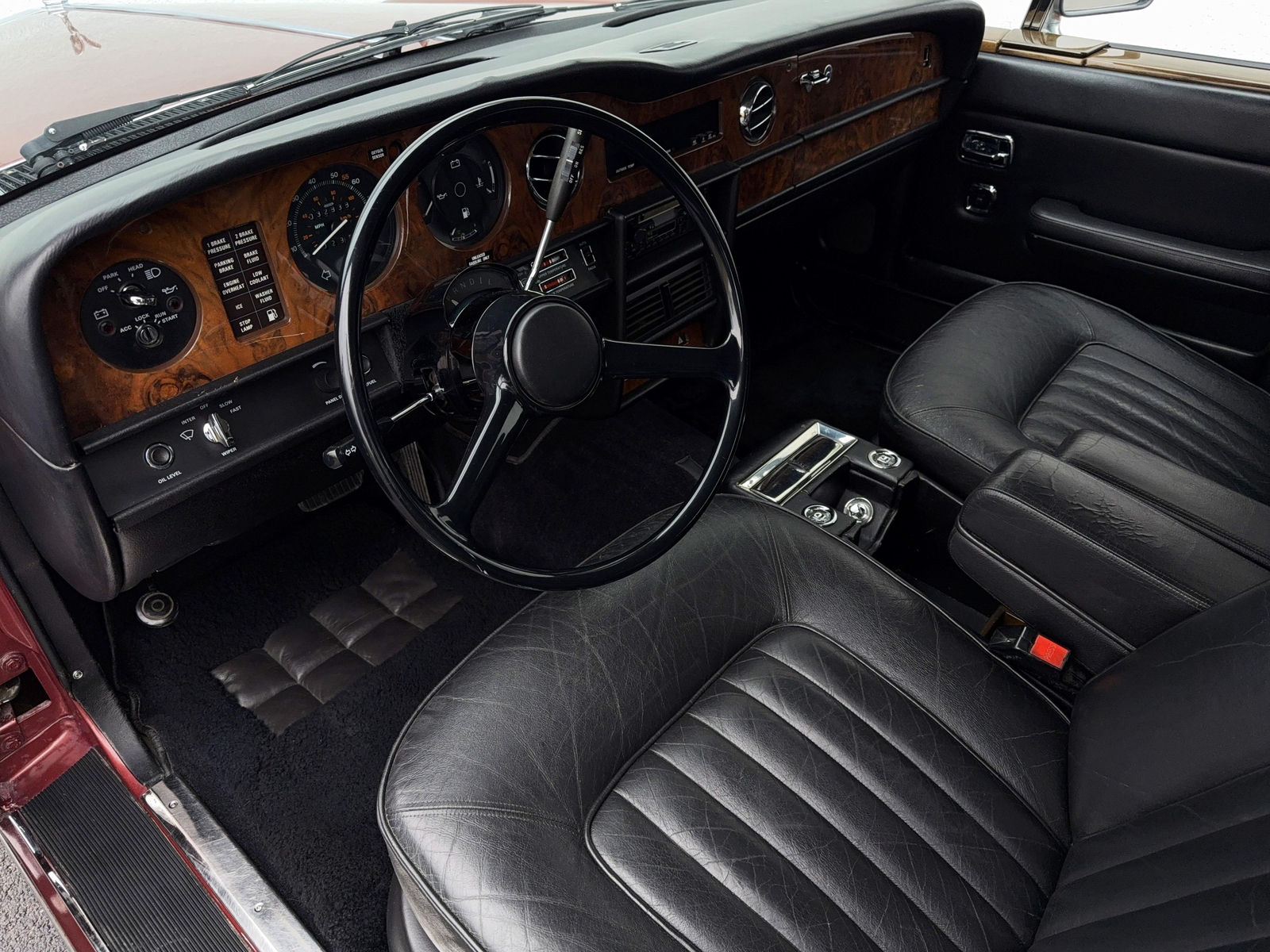 Rolls-Royce-Silver-SpiritSpurDawn-1982-Sedan-24