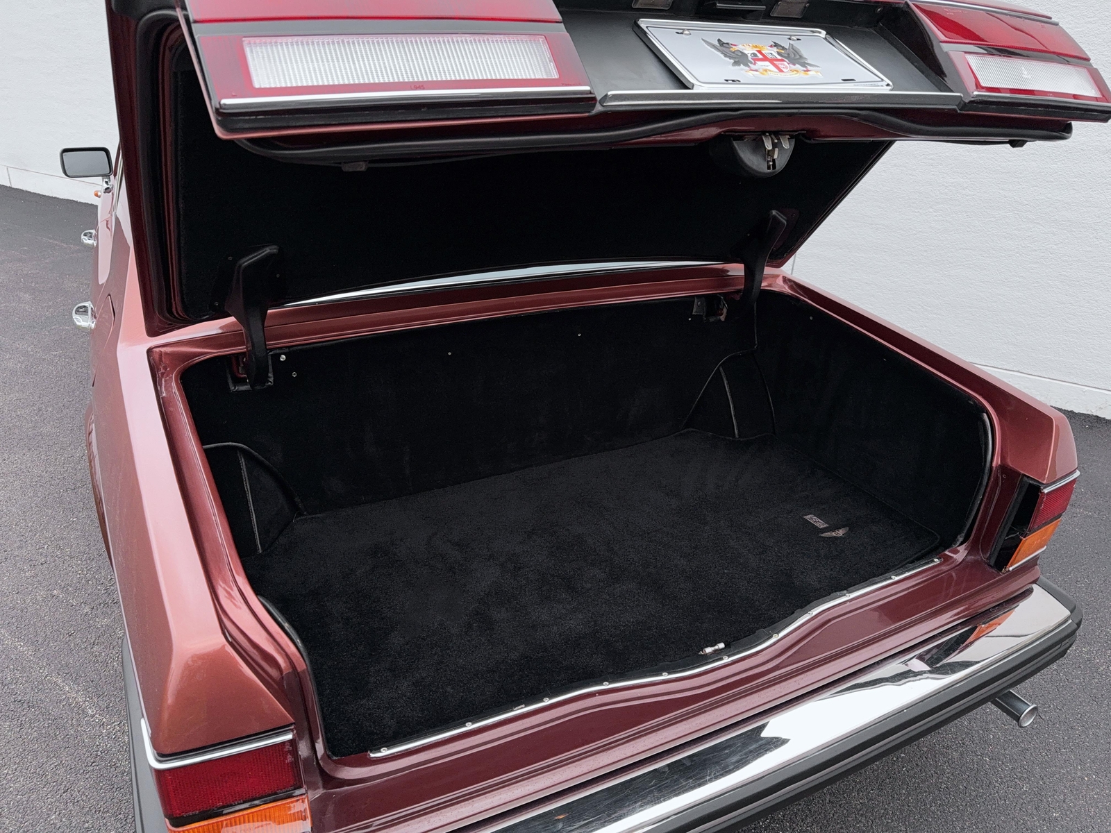 Rolls-Royce-Silver-SpiritSpurDawn-1982-Sedan-37