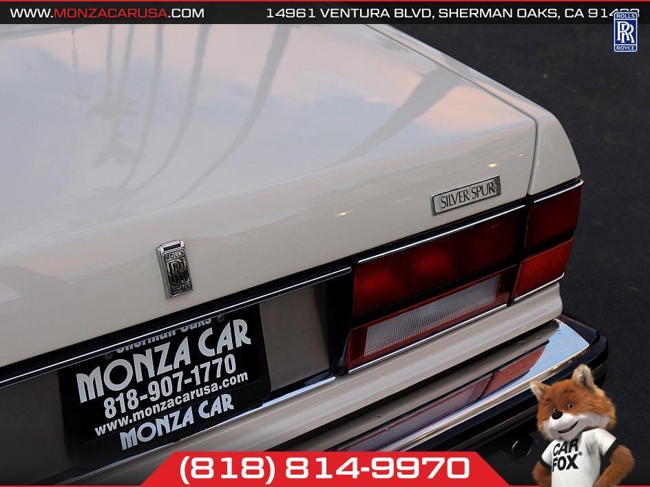 Rolls-Royce-Silver-SpiritSpurDawn-1984-Sedan-38