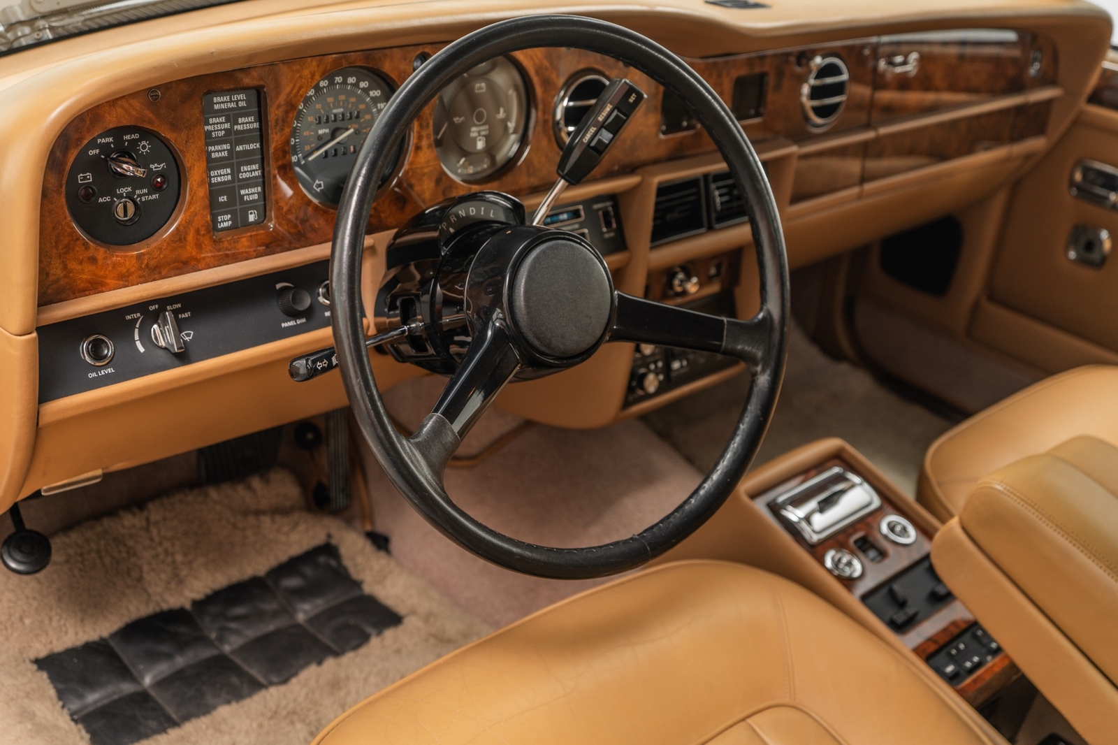 Rolls-Royce-Silver-SpiritSpurDawn-1988-4D-Sedan-11
