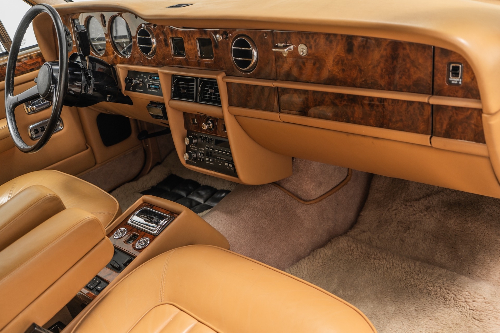 Rolls-Royce-Silver-SpiritSpurDawn-1988-4D-Sedan-12