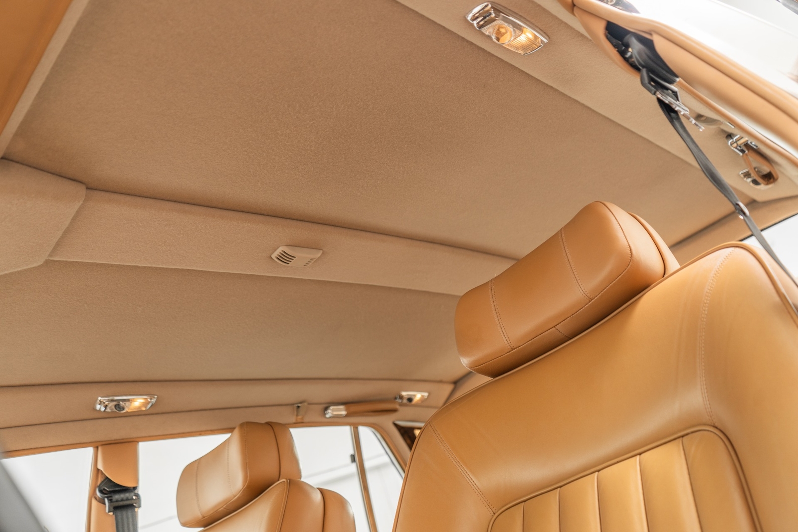 Rolls-Royce-Silver-SpiritSpurDawn-1988-4D-Sedan-16