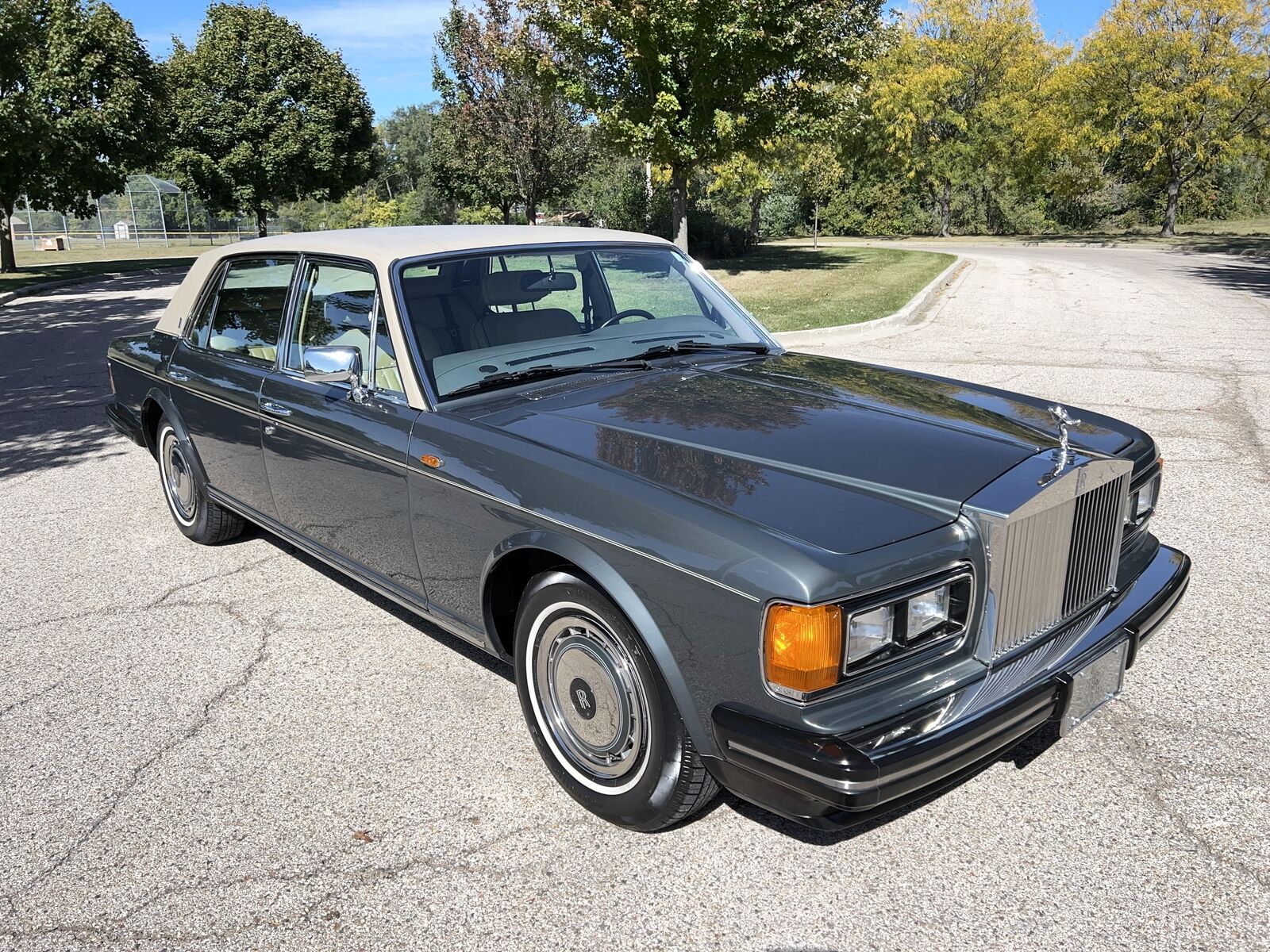 Rolls-Royce-Silver-SpiritSpurDawn-1990-Sedan-17