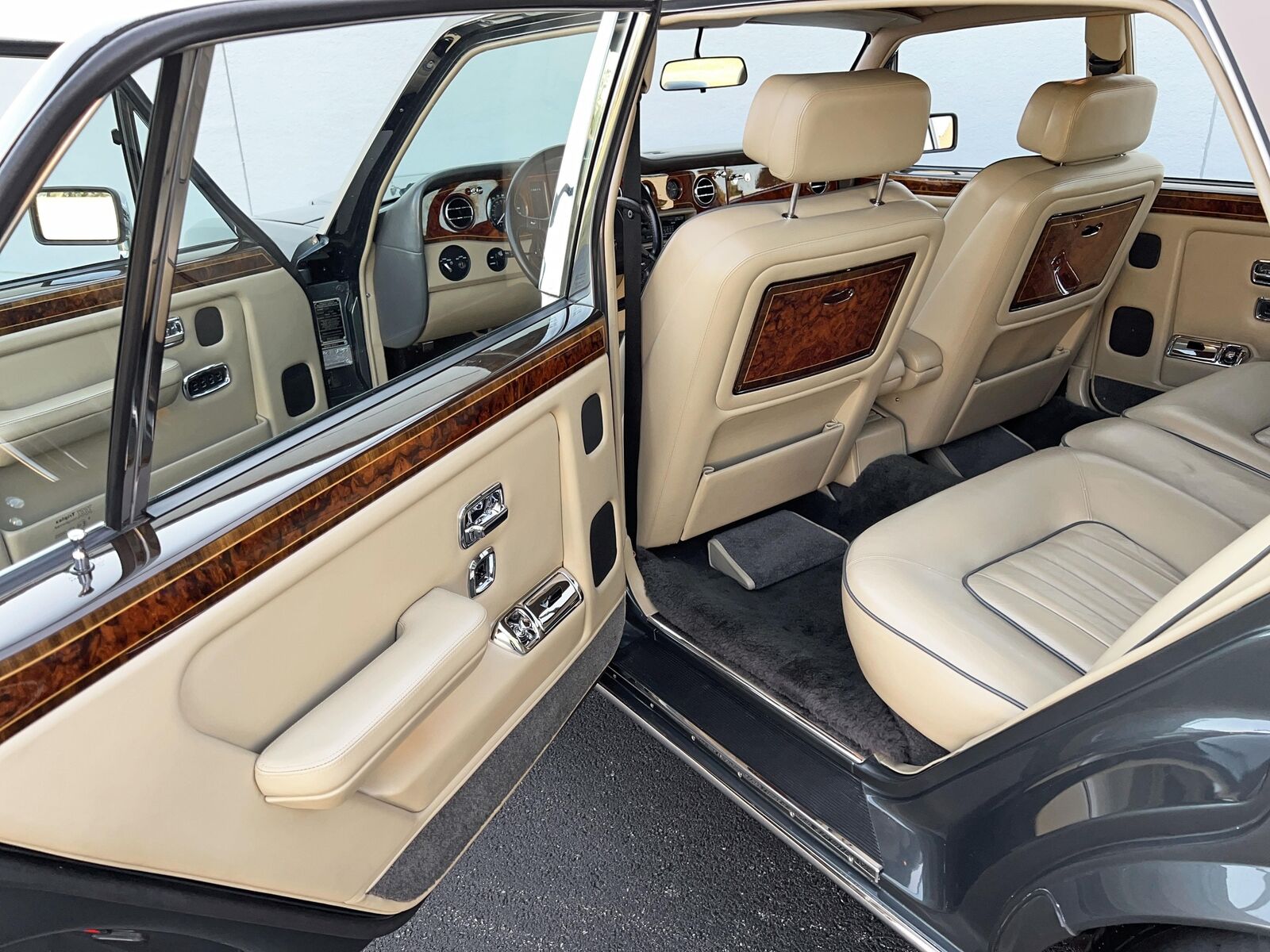 Rolls-Royce-Silver-SpiritSpurDawn-1990-Sedan-23