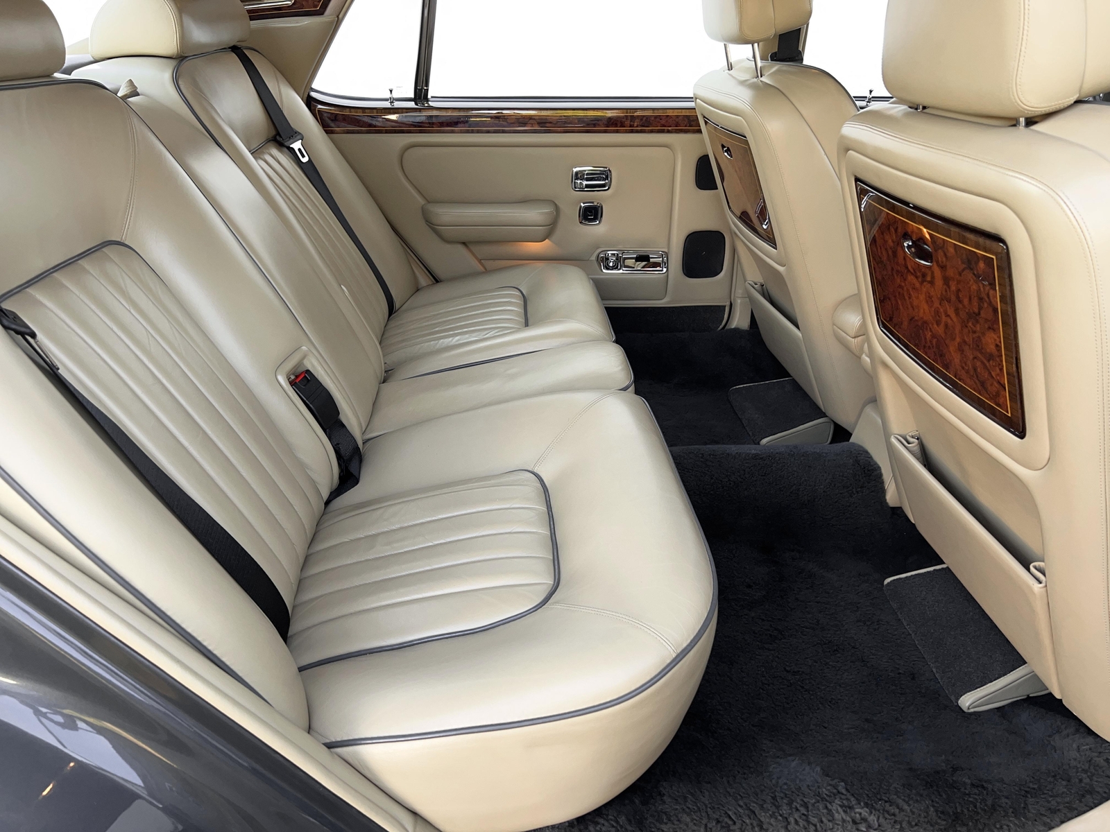 Rolls-Royce-Silver-SpiritSpurDawn-1990-Sedan-27