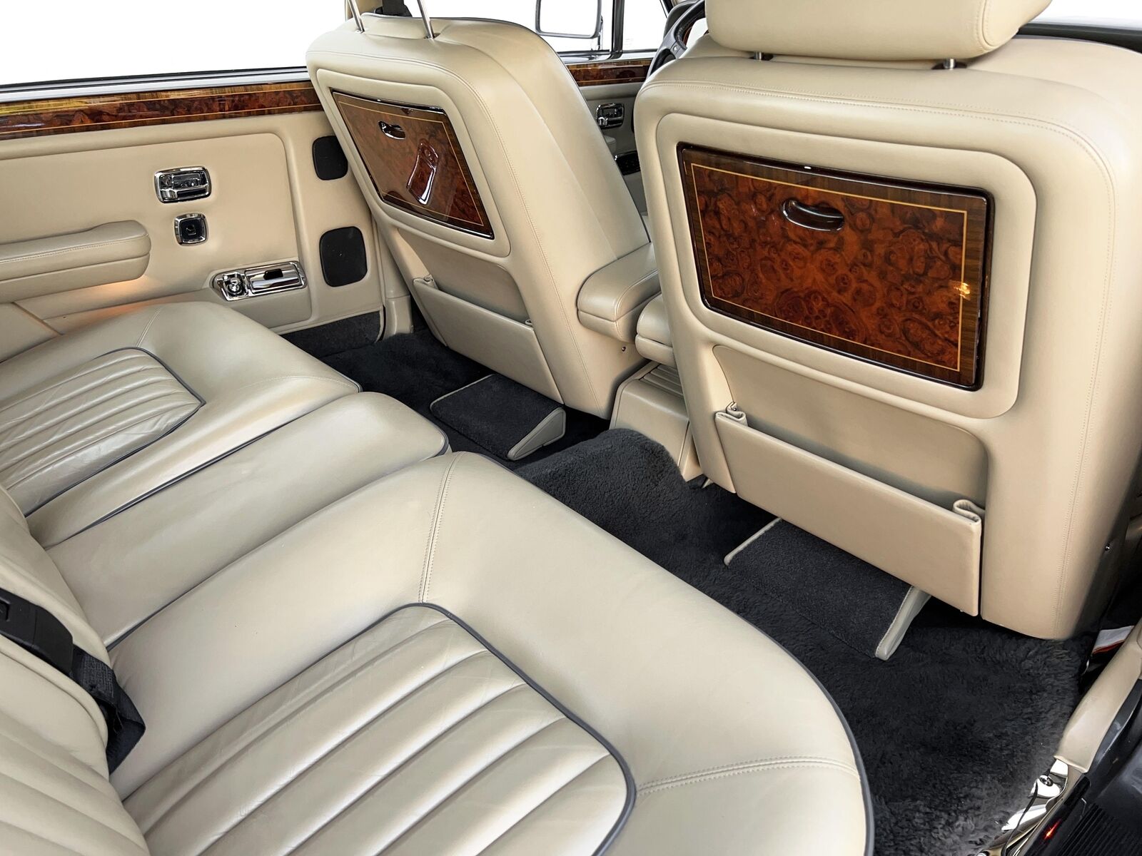 Rolls-Royce-Silver-SpiritSpurDawn-1990-Sedan-28