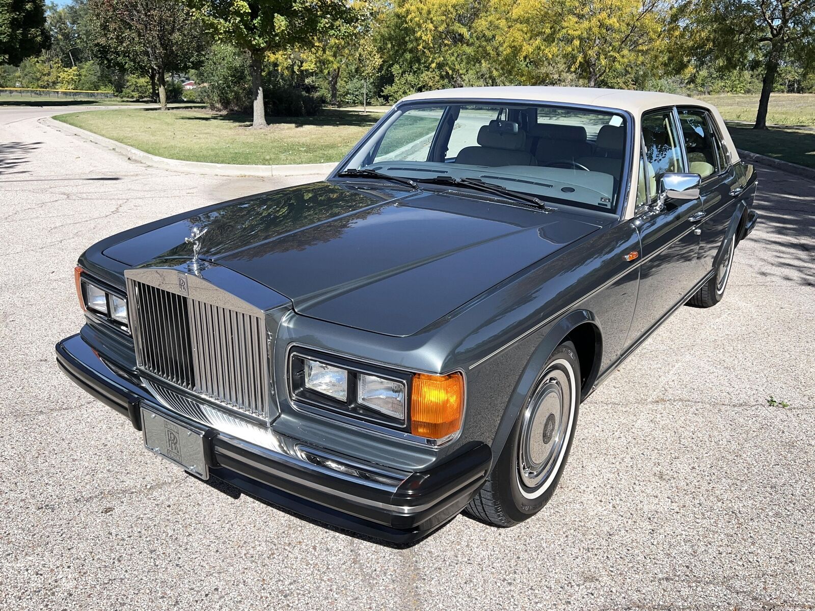 Rolls-Royce-Silver-SpiritSpurDawn-1990-Sedan-3