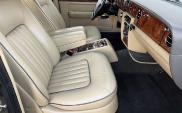 Rolls-Royce-Silver-SpiritSpurDawn-1990-Sedan-30