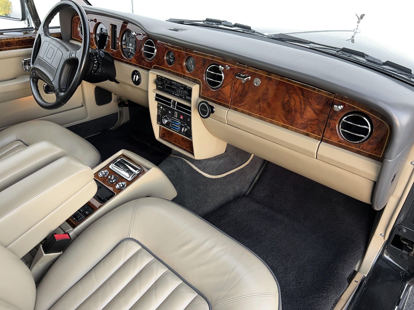 Rolls-Royce-Silver-SpiritSpurDawn-1990-Sedan-31