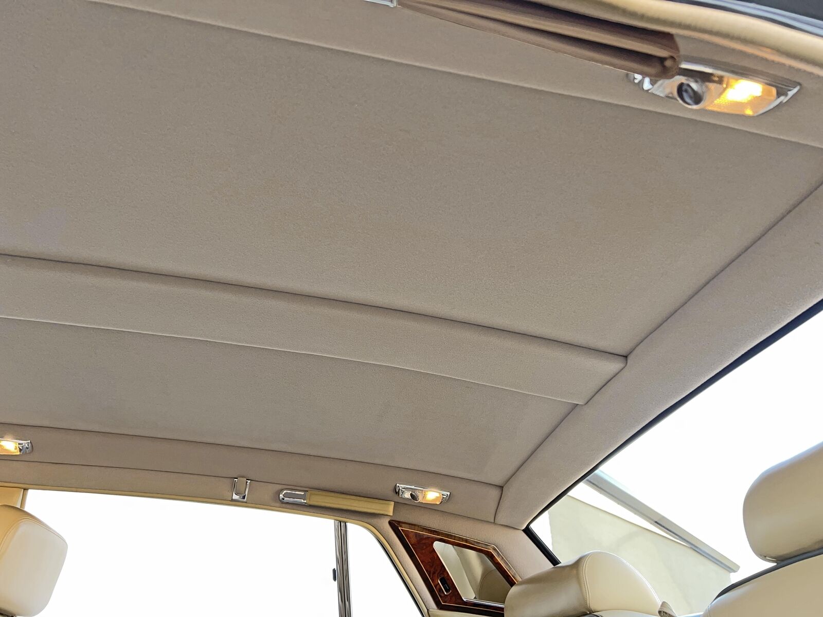 Rolls-Royce-Silver-SpiritSpurDawn-1990-Sedan-33