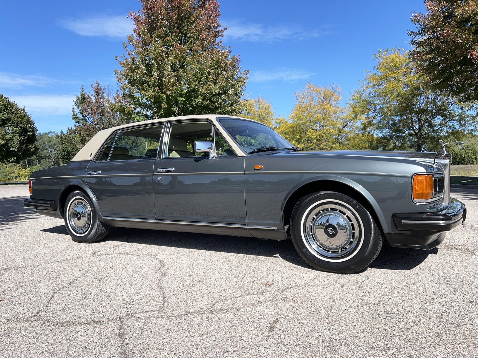 Rolls-Royce-Silver-SpiritSpurDawn-1990-Sedan-37