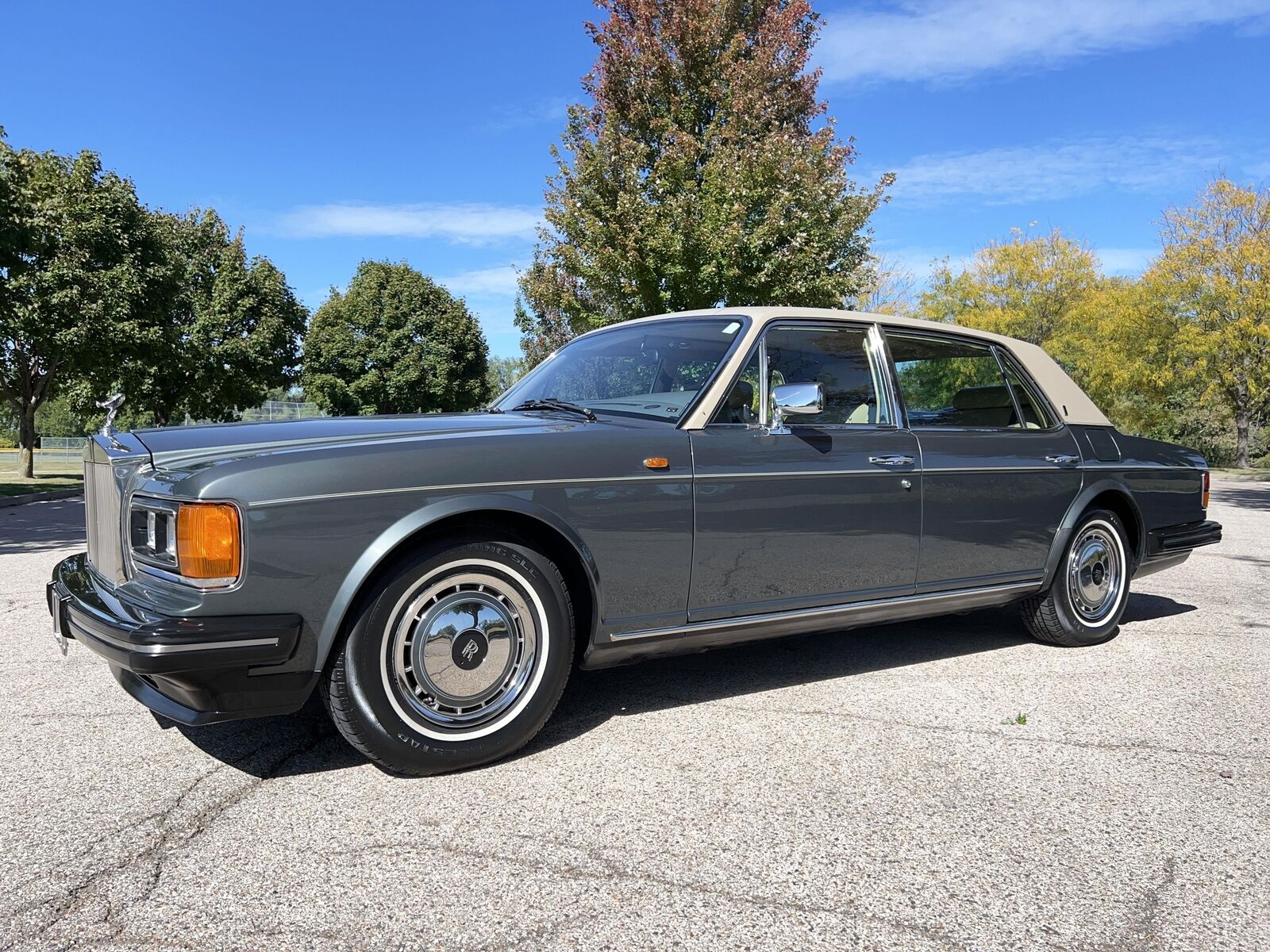 Rolls-Royce-Silver-SpiritSpurDawn-1990-Sedan-38
