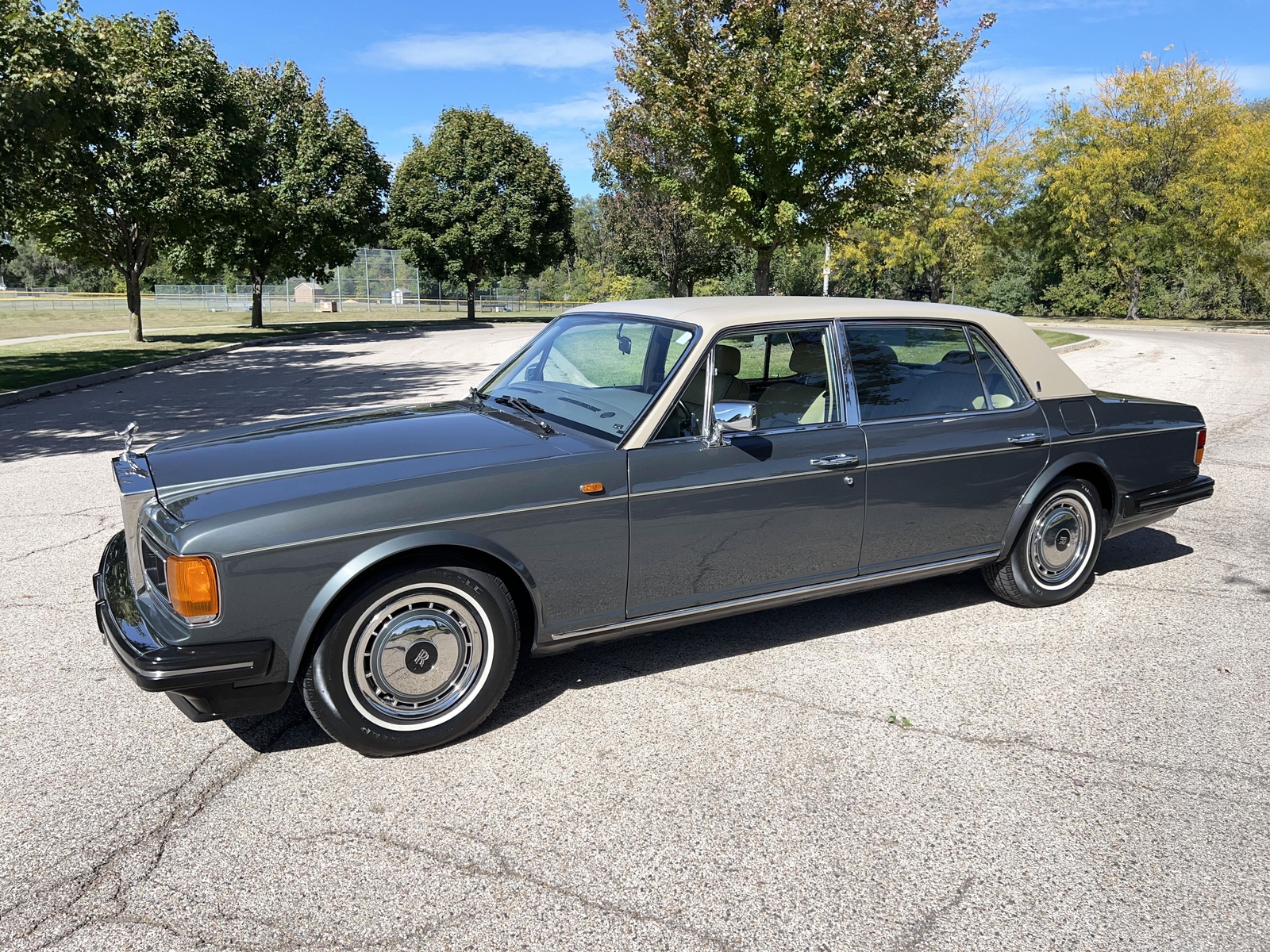 Rolls-Royce-Silver-SpiritSpurDawn-1990-Sedan-5