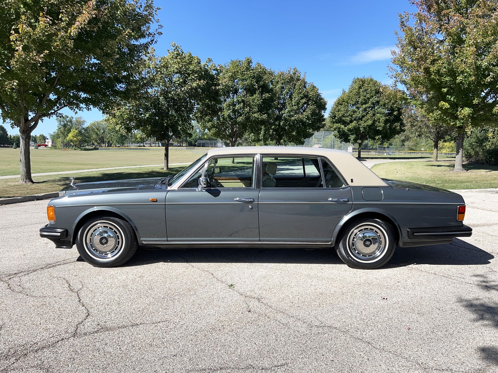 Rolls-Royce-Silver-SpiritSpurDawn-1990-Sedan-6
