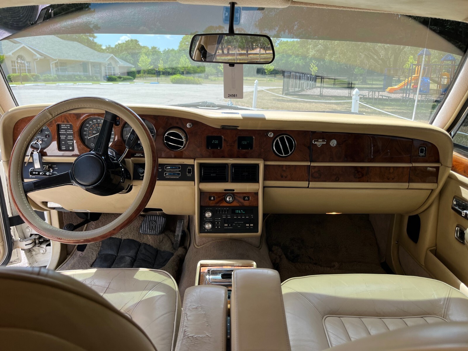 Rolls-Royce-Silver-Spur-1985-Sedan-10