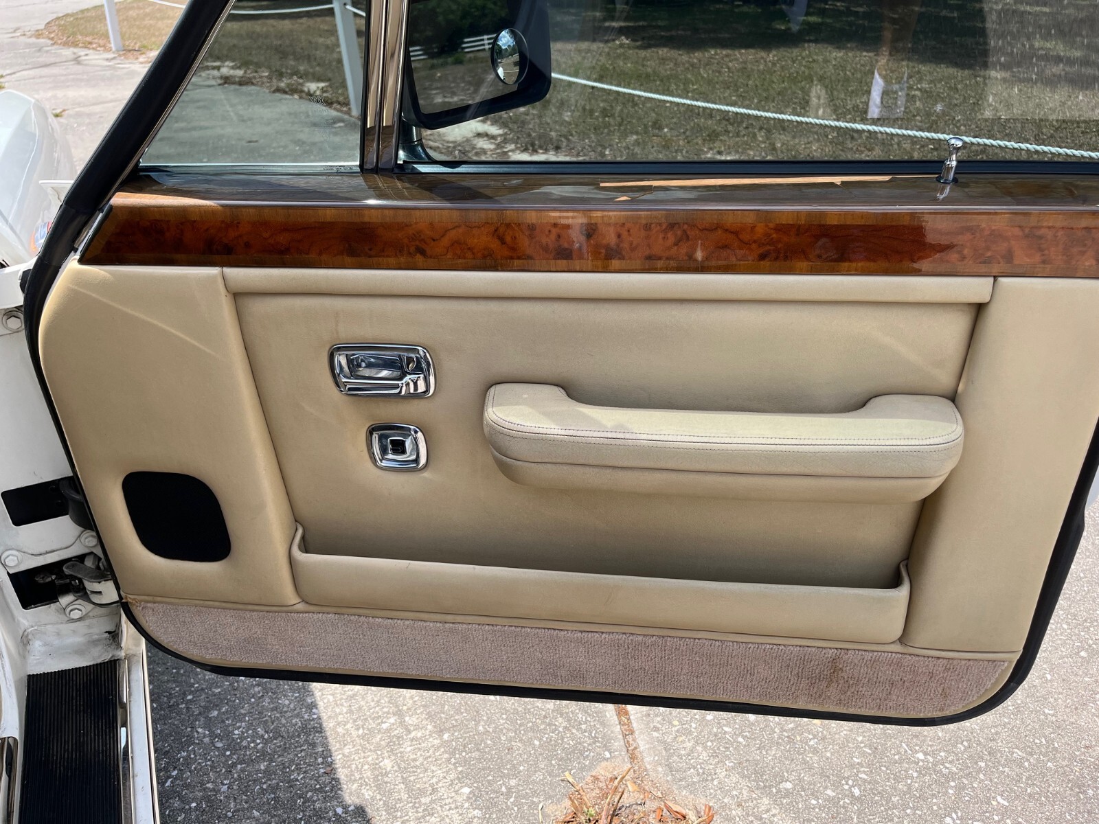Rolls-Royce-Silver-Spur-1985-Sedan-14